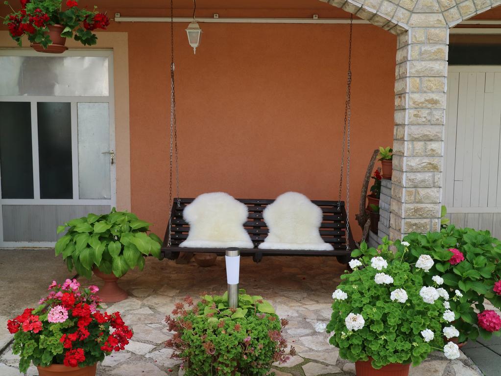 Apartment Luka Kuterevo Buitenkant foto